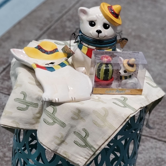 Boston Warehouse Chihuahua Dog Kitchen decor - Picture 13 of 17